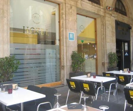 Roma Reial Hotel Barcelona Bagian luar foto