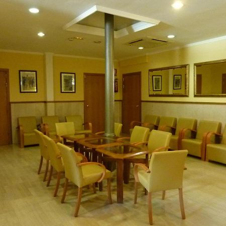 Roma Reial Hotel Barcelona Bagian luar foto