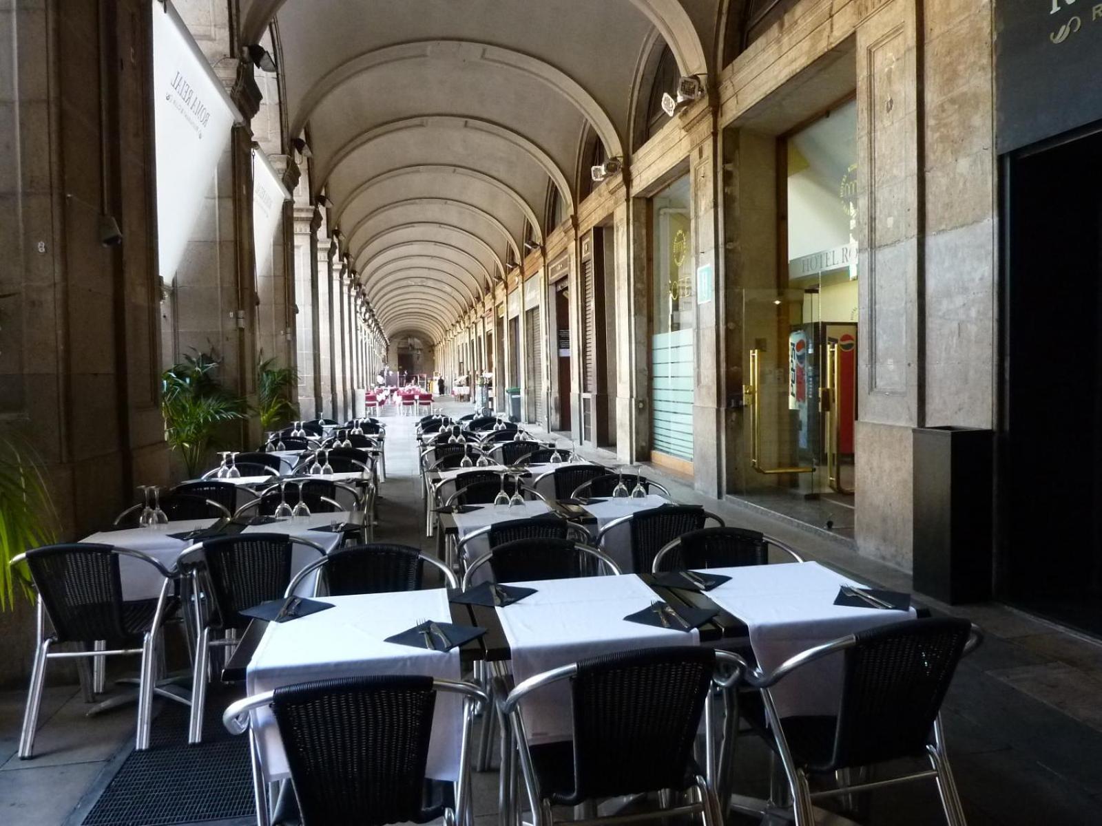Roma Reial Hotel Barcelona Bagian luar foto