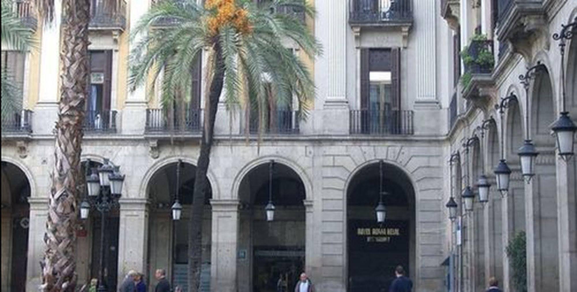 Roma Reial Hotel Barcelona Bagian luar foto