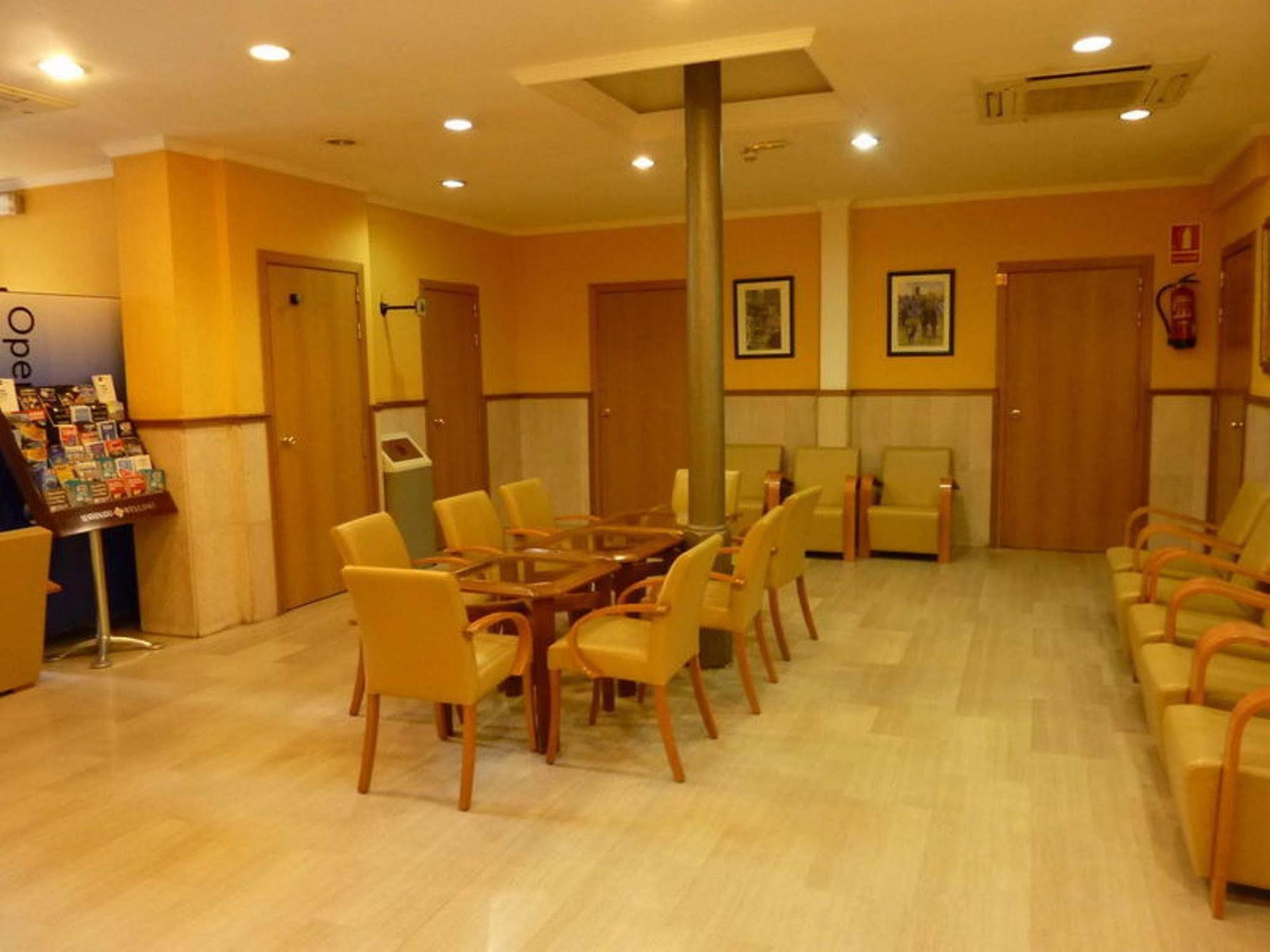 Roma Reial Hotel Barcelona Bagian luar foto