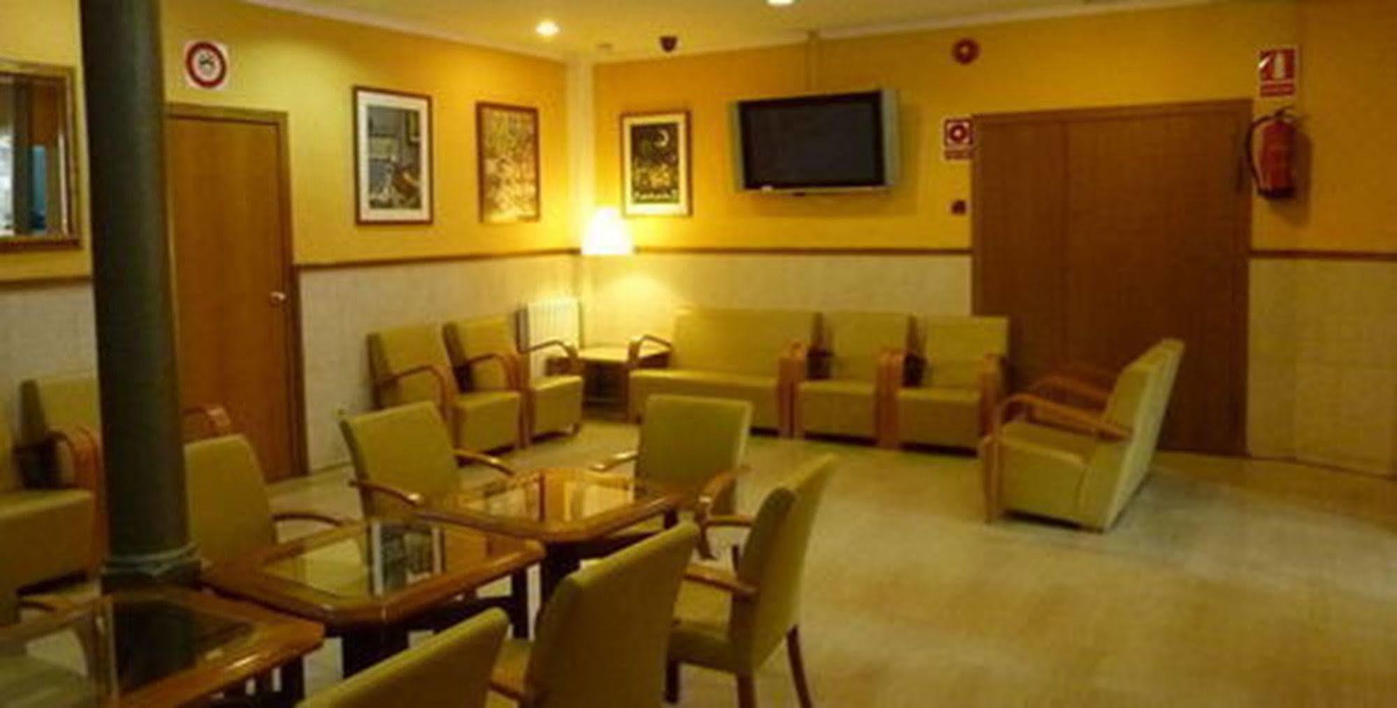 Roma Reial Hotel Barcelona Bagian luar foto