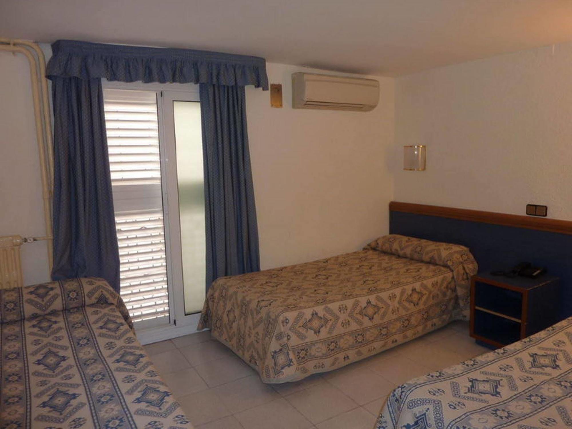 Roma Reial Hotel Barcelona Bagian luar foto
